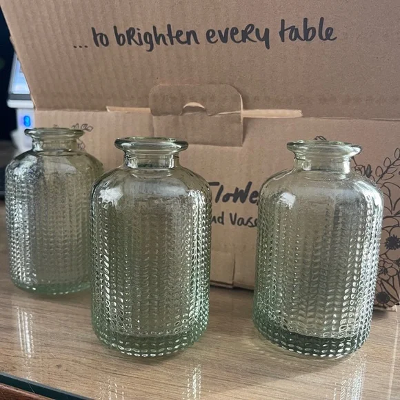 Freddie's Flowers Green Glass Bud Vases Set of 3 - Picture 2 of 6